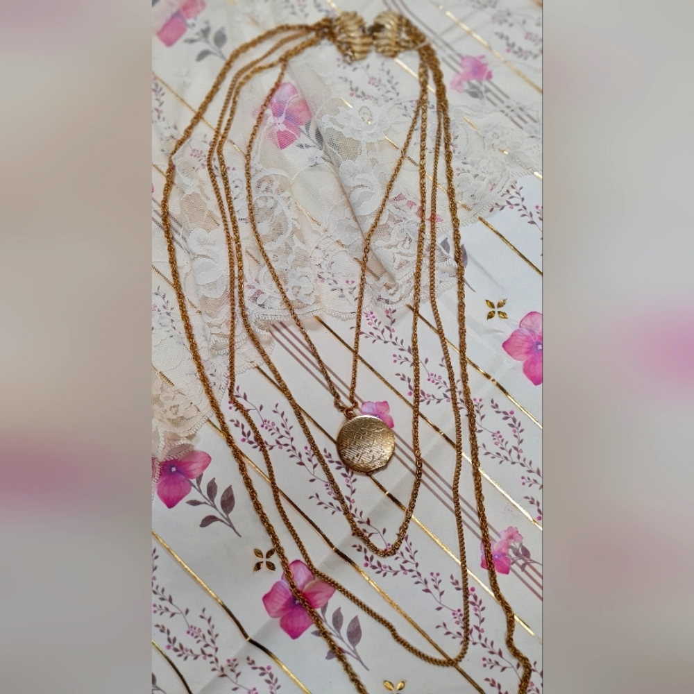 Vintage 70's Multilatered Gold Chain Necklace with Locket
